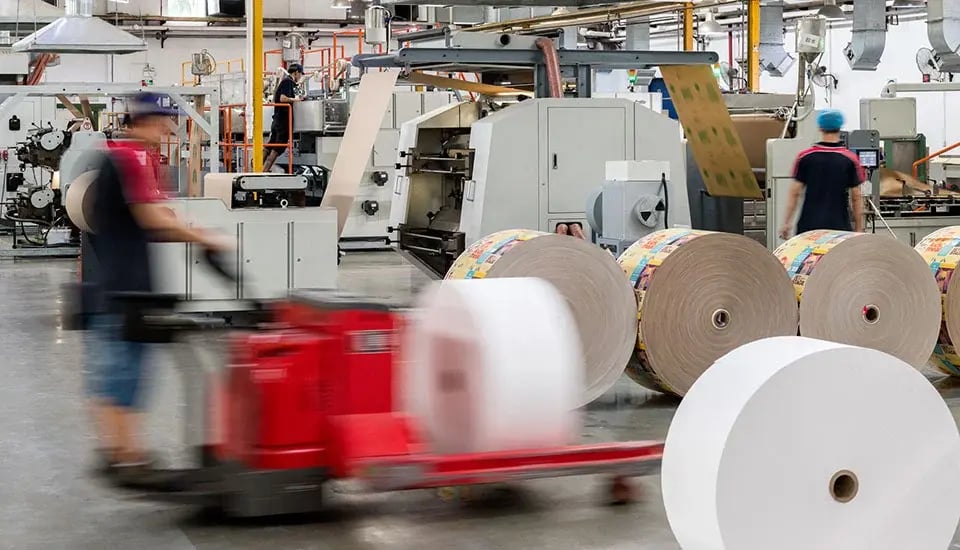 dg_manufacturing_extra-shot2_960x550